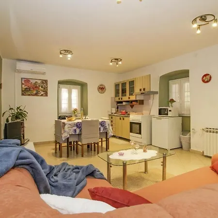 Antica In Jakačići - Haus Für 2-4 Personen Ferienhaus